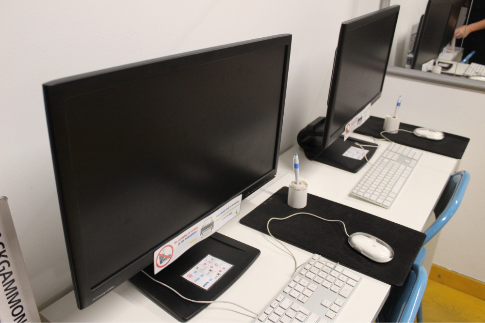 new mac computers for use at sleep green hostel barcelona